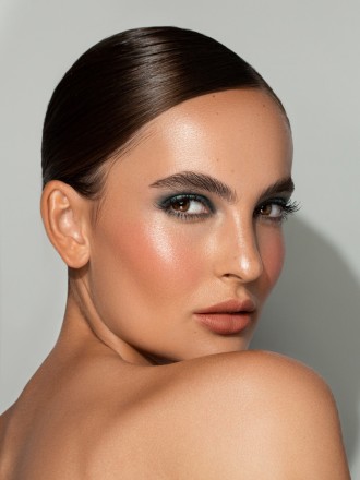 Model Carlotta 100080