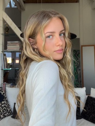 Model Vivien Coline 100979