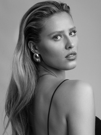 Model Leah Elisa  101157