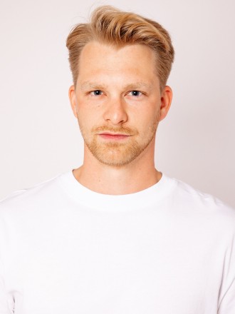 Model Marcel 102811