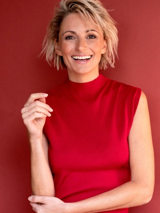 Model Jennifer 21032