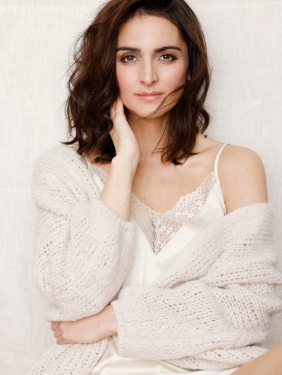 Model Shirin 48550 ab Bonn