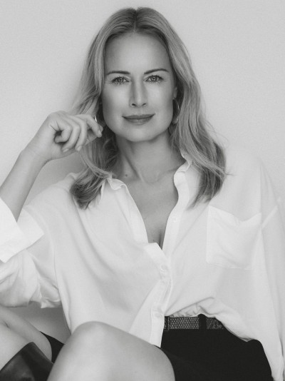 Model Simone 51976 ab Hamburg