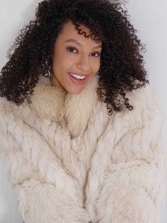 Model Miriam 67345