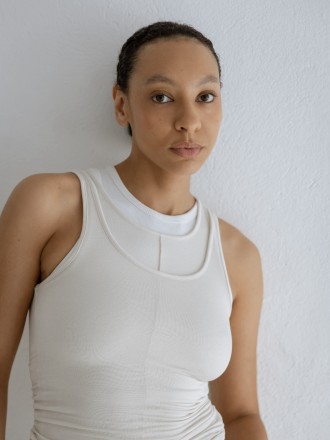 Model Miriam 67345