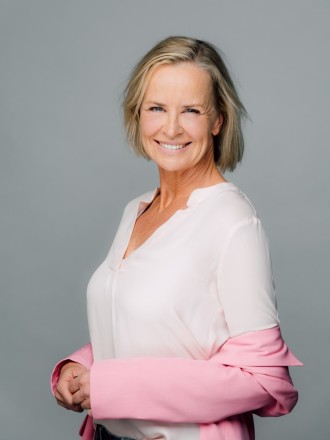 Model Nicole 69410