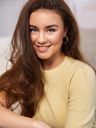 Model Pauline 69922
