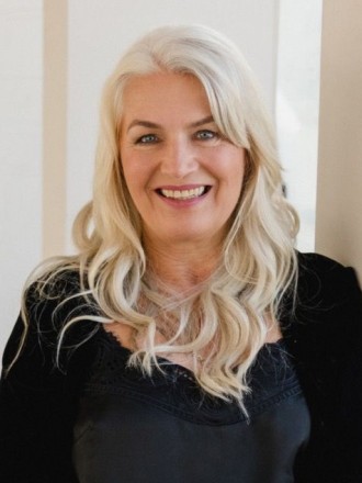 Model Dorothée 73130