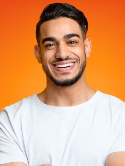Model Hamza 75044 ab Köln