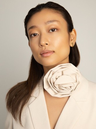 Model Kaori 76235