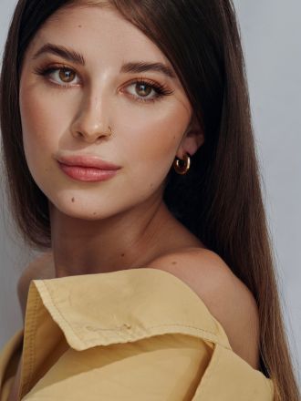 Model Alina-Zoi 77411