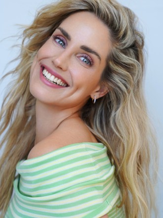 Model Lisa Noelle 84750