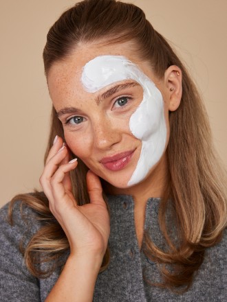 Model Hannah 87367