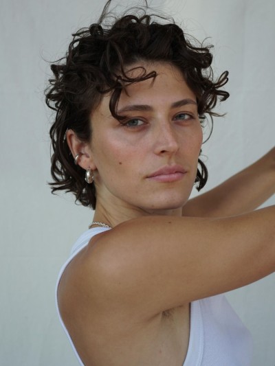 Model Cara 89669 ab Berlin