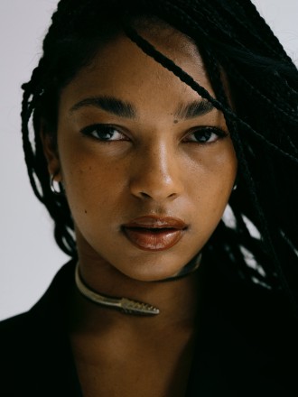 Model Fabienne 92435