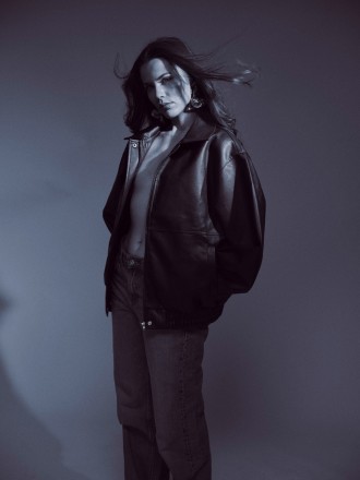 Model Laura 101359