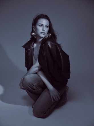 Model Laura 101359