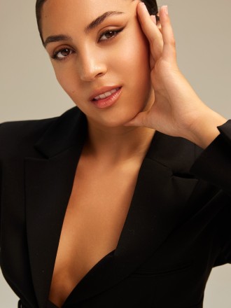 Model Martina 101929