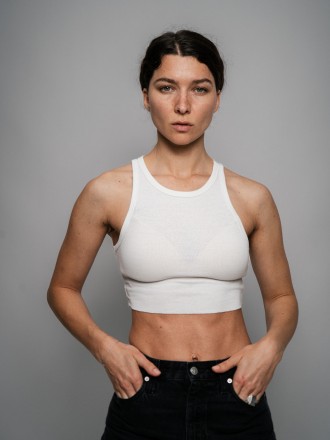 Model Carlotta 102644