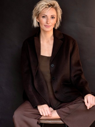 Model Jennifer 21032