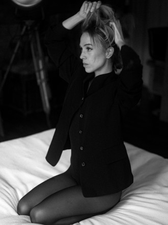 Model Scarlette 22068