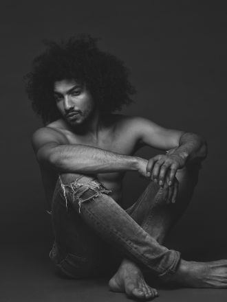 Model Kazim 35734