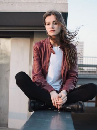 Model Anna 37679