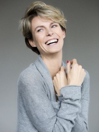 Model Sandrine 44819