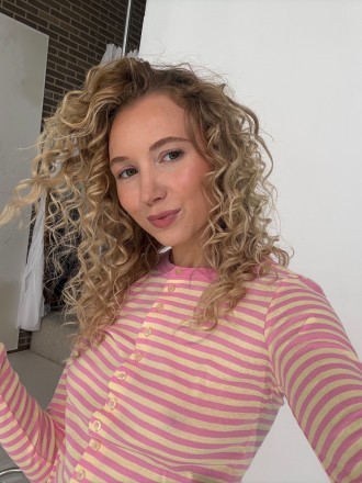 Model Melina 62233