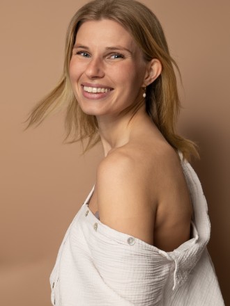 Model Alina 64082