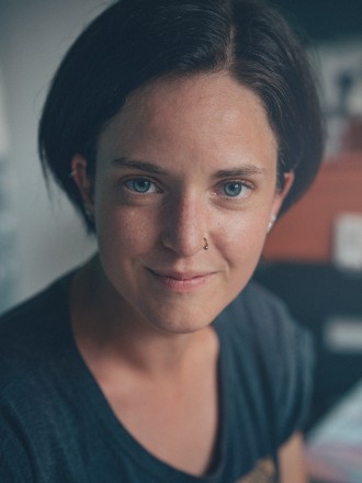 Model Sonja 64982