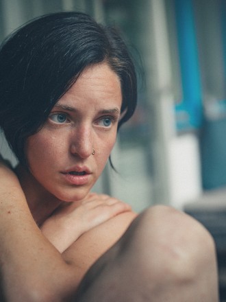 Model Sonja 64982