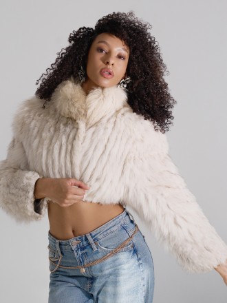 Model Miriam 67345