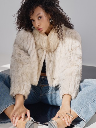 Model Miriam 67345