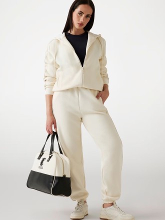 Model Clara 68263