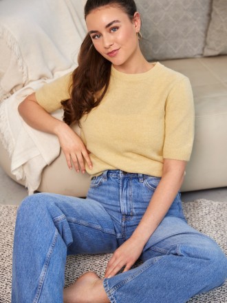 Model Pauline 69922
