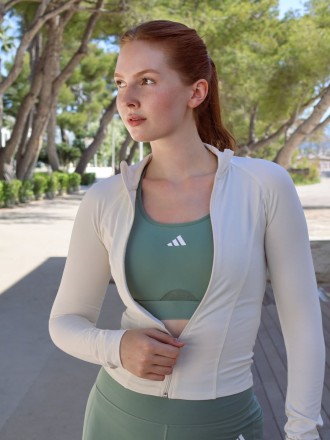 Model Katharina 74931