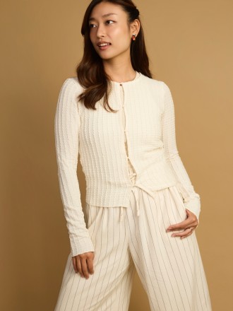 Model Kaori 76235
