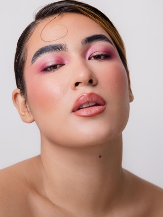 Model Anna Gulaab 76255