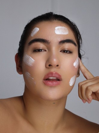 Model Anna Gulaab 76255