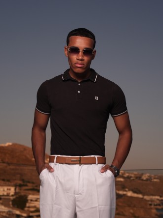 Model Aimé Amenyo 78180