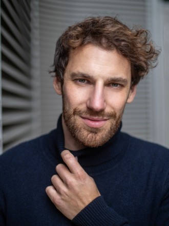 Model Martin Oliver 81108