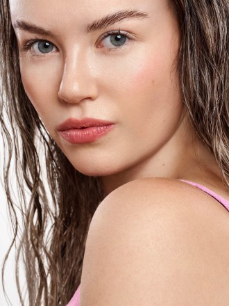Model Nina 88875