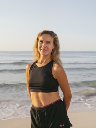 Model Elena 93281