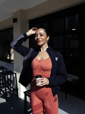 Model Jennifer Melanie 95470