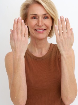 Model Christine 100111