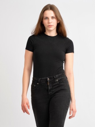 Model Laura 101359