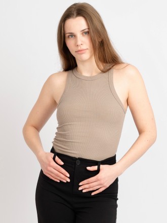 Model Laura 101359