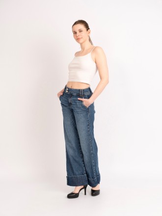 Model Laura 101359