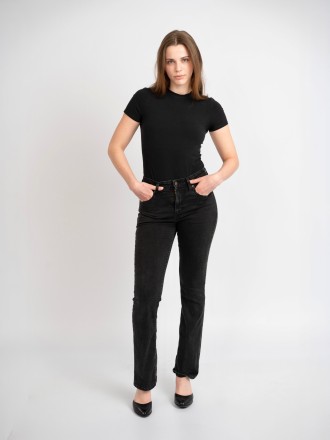 Model Laura 101359